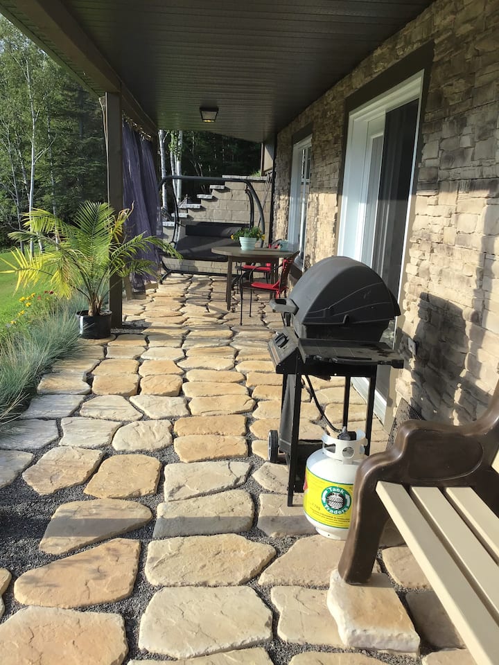 Lakeside suite in the heart of Baie des Chaleurs. Guest suites for