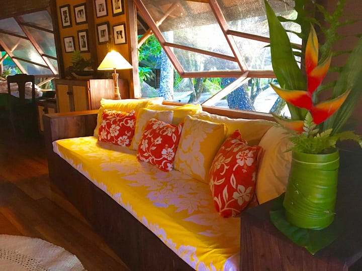 Private Tahitian Island - Sleeps Six - French Polynesia