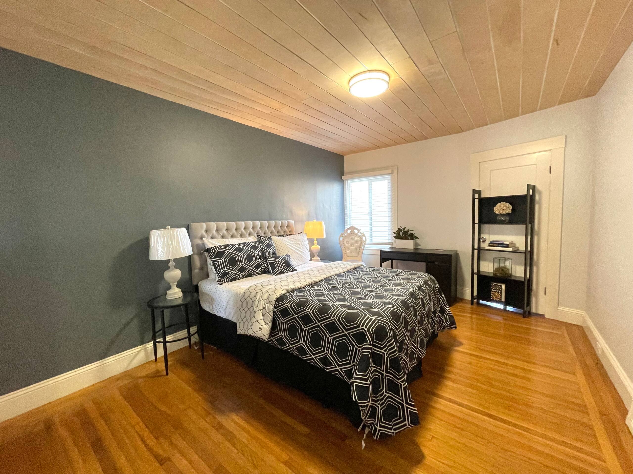 Home in San Francisco · ★4.95 · 3 bedrooms · 3 beds · 1 bath - Image 2