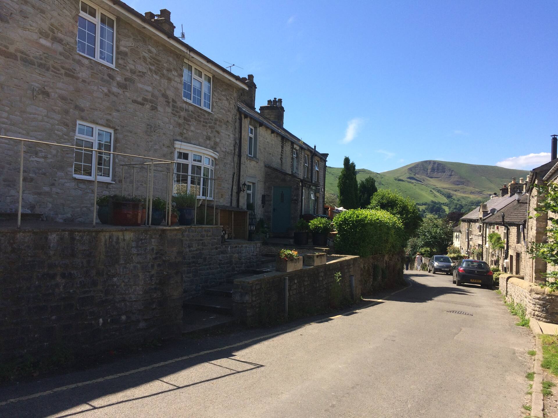 Castleton Cottage 360 views