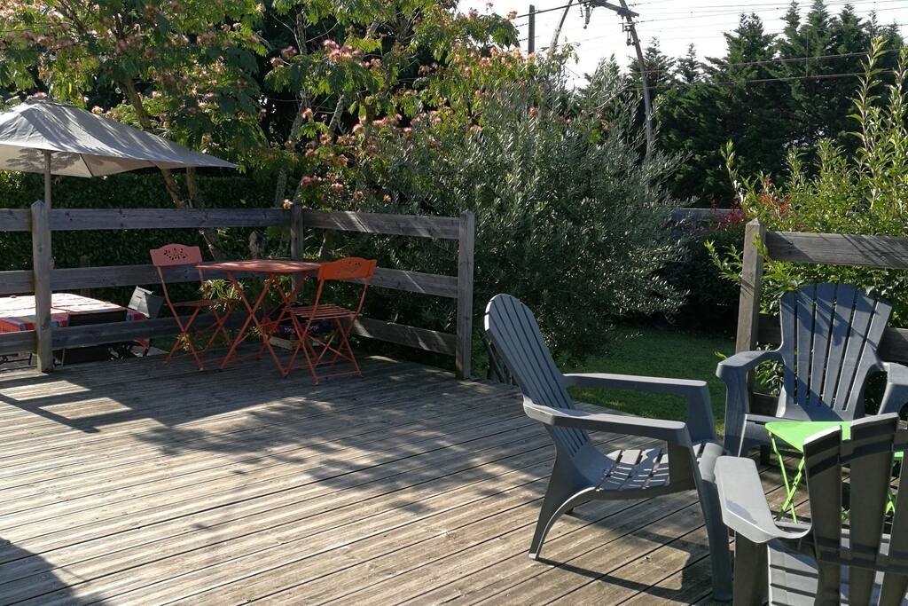terrasse entrée de la maison