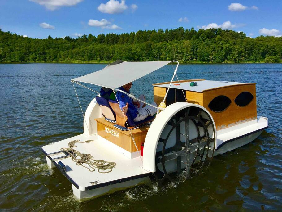 Floßboot „Bett & Boot“ mit Kajüte in Mirow 2 P. Boote zur Miete in