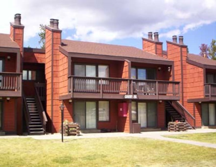 Front of building and entrance to unit.