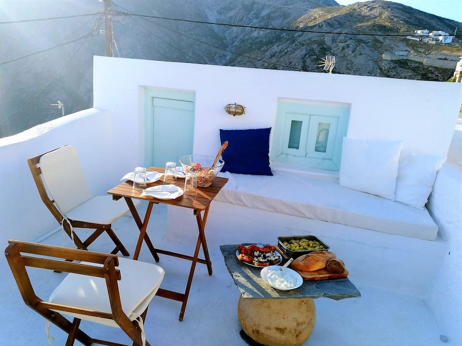 Roof terrace with dinner setting