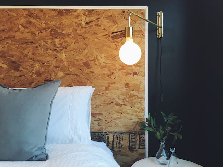Second en suite bedroom's headboard.