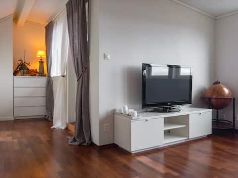 Cozy apartment with stunning view. Great location