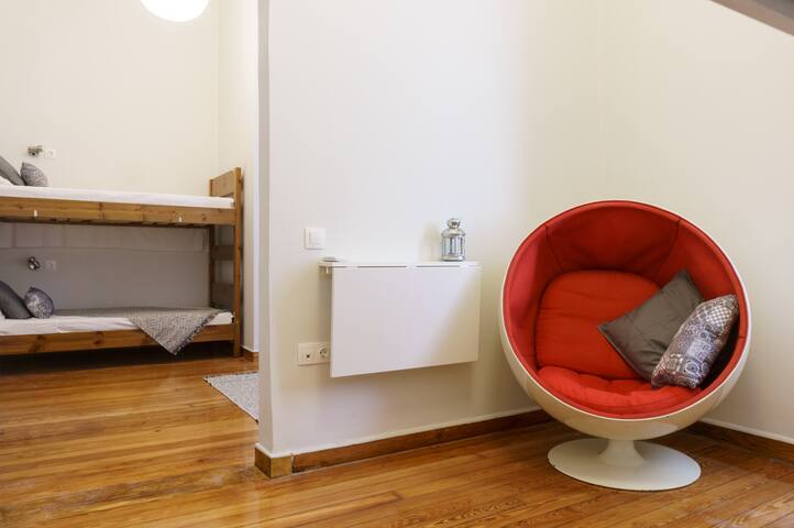 Plaka Townhouse with Acropolis View and Garden gallery image 3