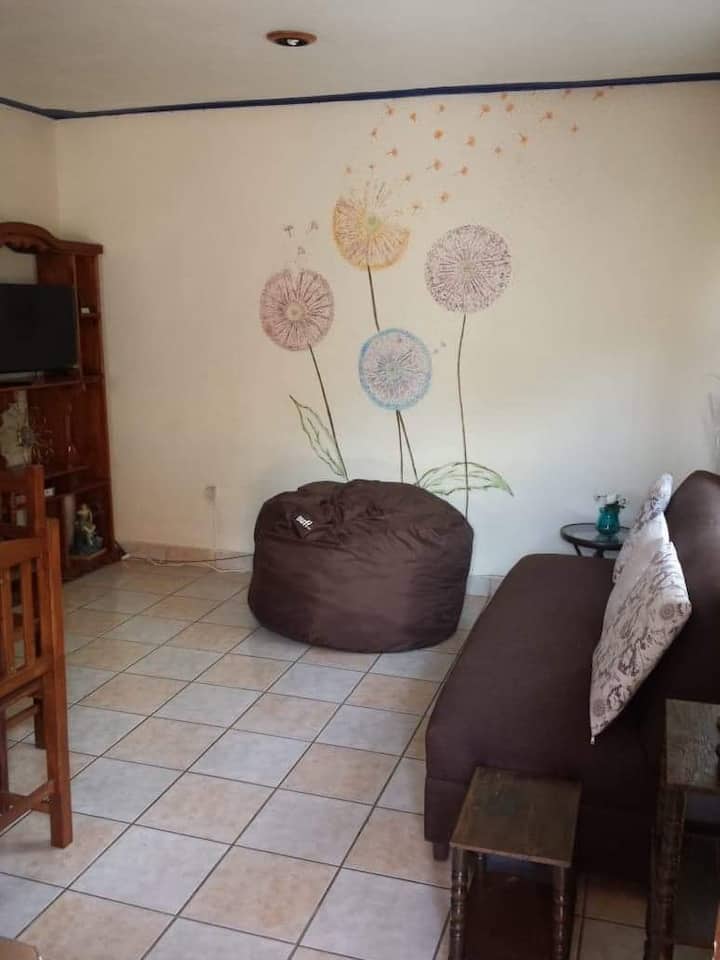 房间配有家具，让您住得更舒适