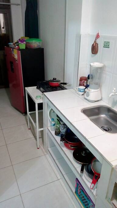 Cocina y comedor compartidos