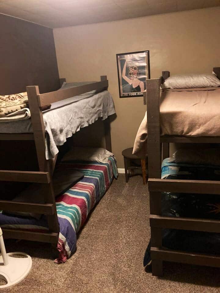 Двуетажни легла в спалня