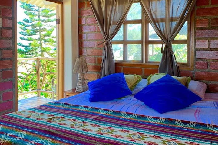 A great room with the best view of Olon beach!