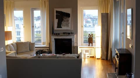 Boutique Rooftop Apartment 1237 sqf in City West
