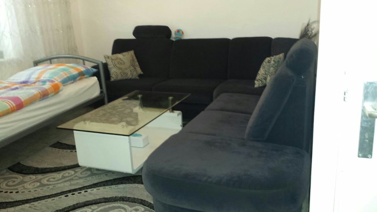Top performing Airbnb: Sweet Home EG Messe Near Hannover in Döhren