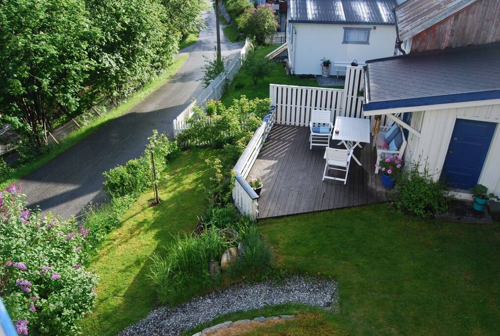 Garden and patio. Fancy a BBQ?