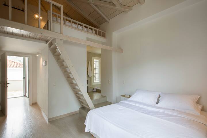 Villa Perivoli Andros gallery image 5