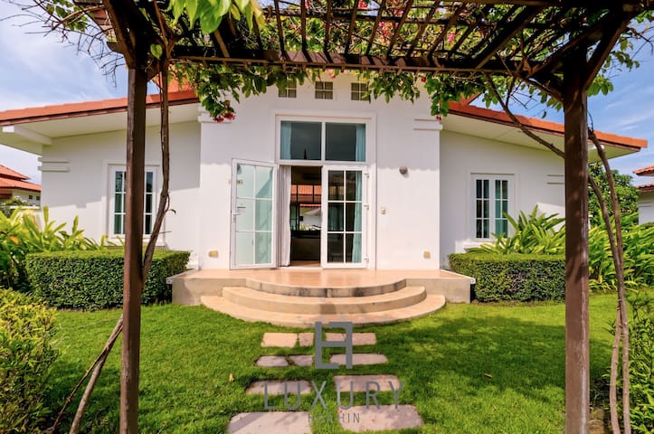 Listing in Hua Hin District