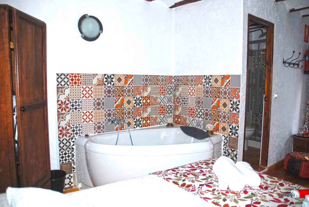 Habitación con bañera de hidromasaje