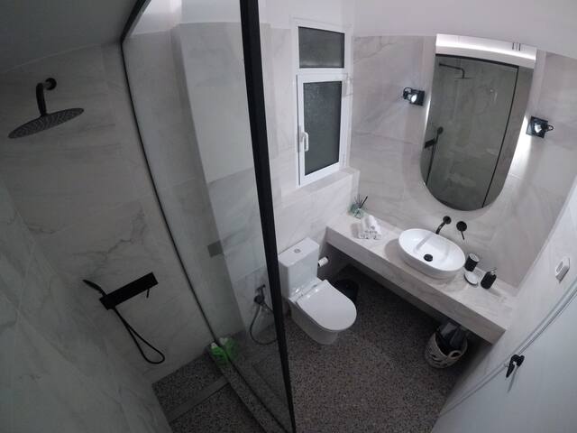 Acropolis View Huge Apartment – Centrally Located gallery image 5