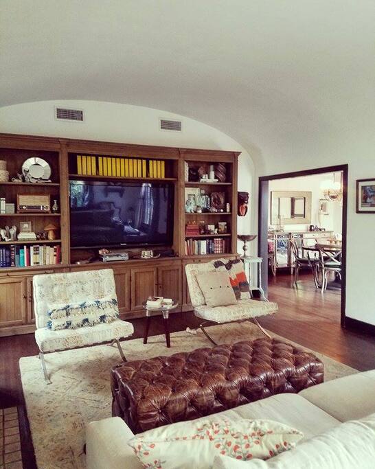 Large TV, Cable, Apple TV, Netflix, HBO Go, Blue Ray/DVD Player