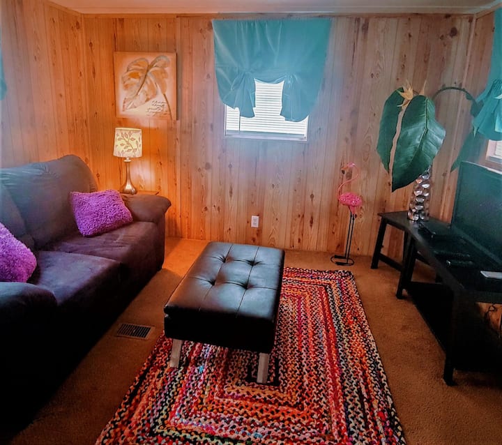 Florida Cottage -1 Bedroom (Sleeps 2) Renovated! - 하인스빌