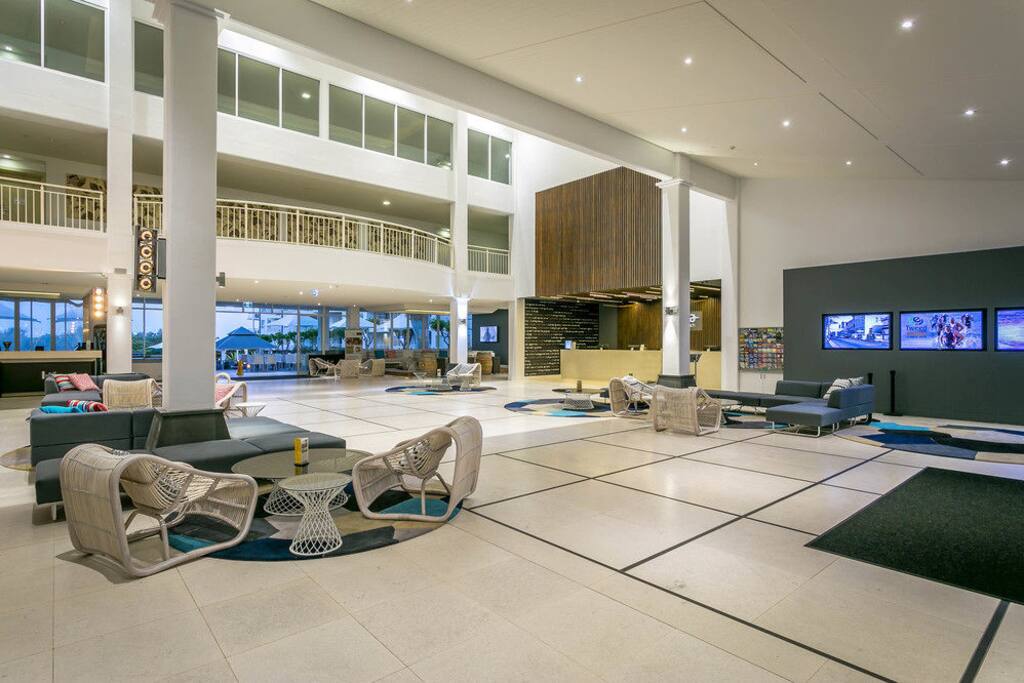 Mantra Foyer