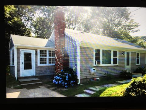 Top performing Airbnb: Chatham Charmer in West Chatham