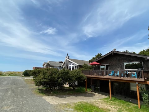 O'Connor Castle Ocean Views -1 min Walk to Beach