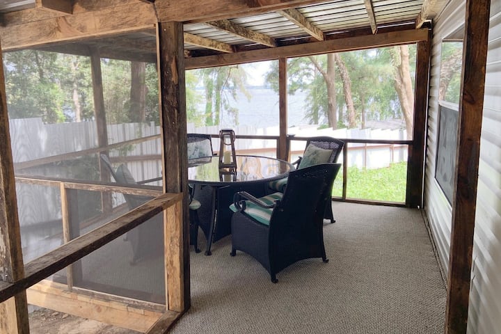 Lake Palestine Cabin Rentals