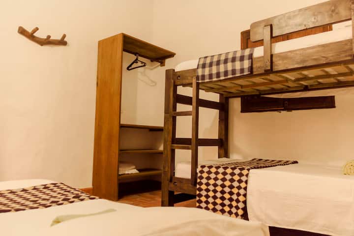 Alcoba secundaria segundo piso