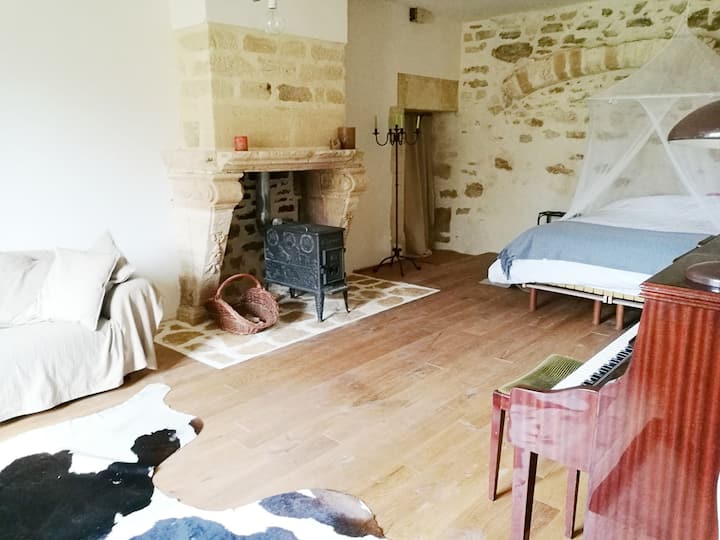 Chambre en bas 
Lit double Lit double 
Poêle en bois