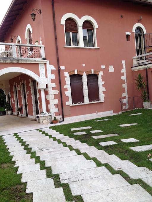l'ingresso della villa