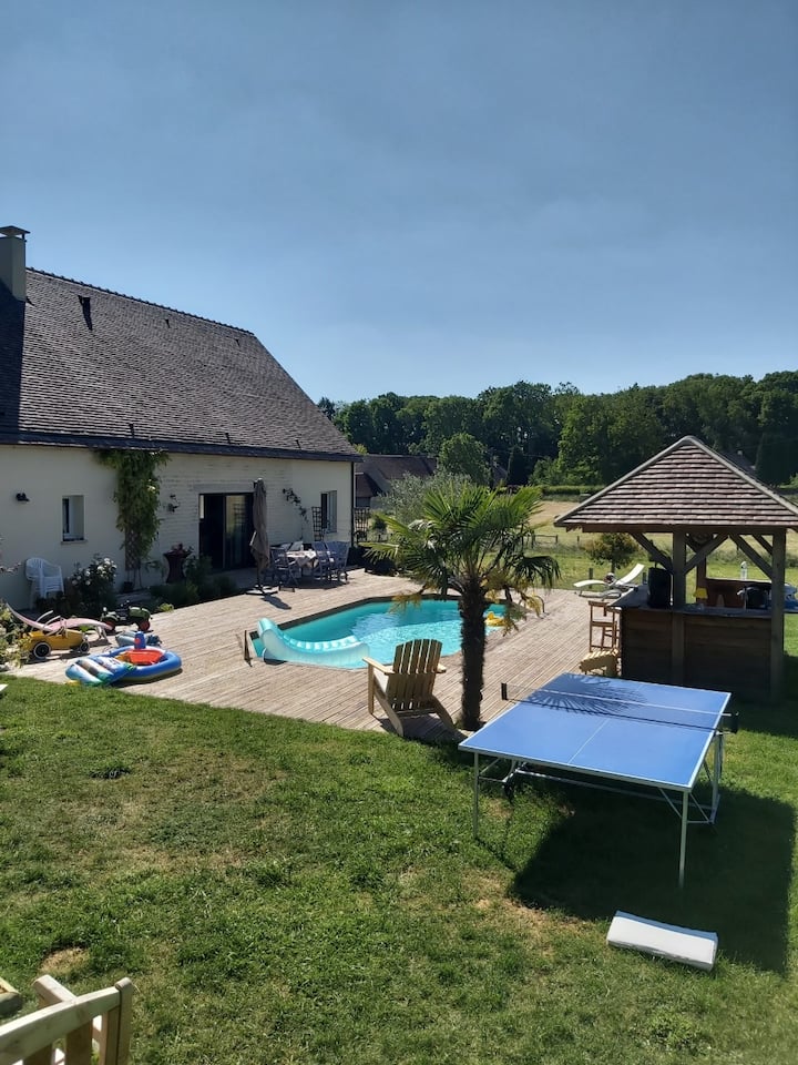 House with idyllic setting and leisure activities combined.