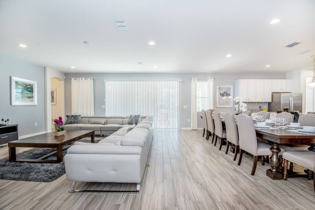 7000 Oakwood -5.JPG
