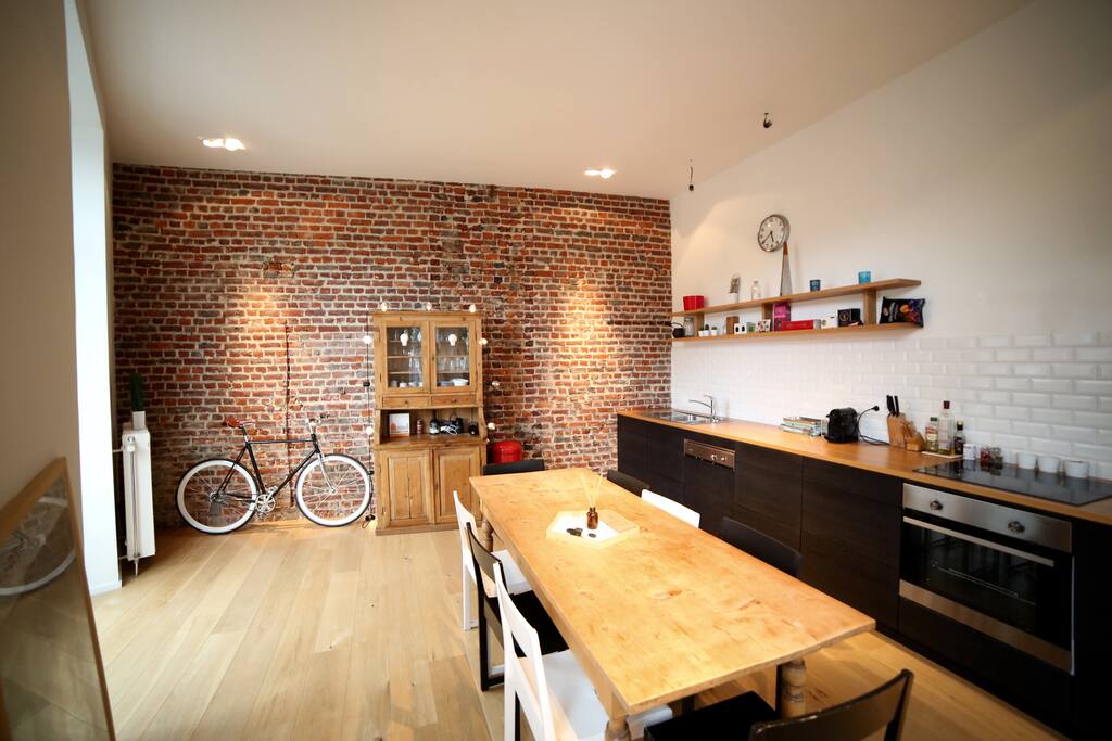 Kitchen & dining room