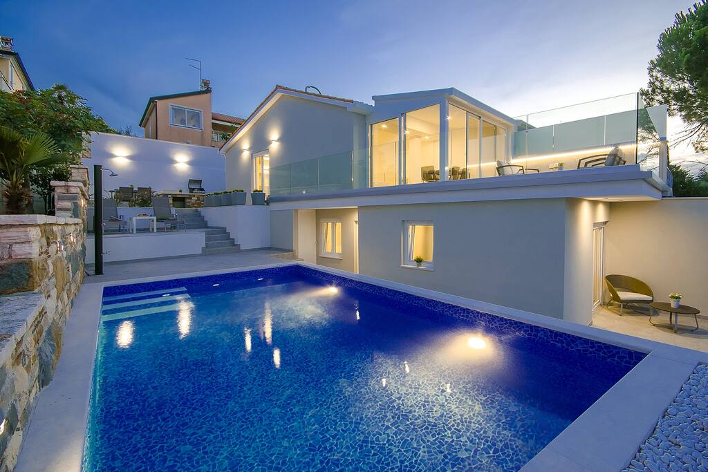 Villa with pool