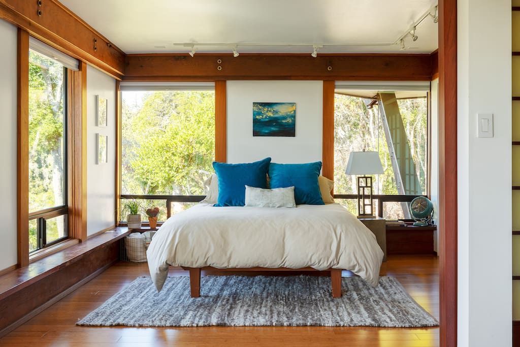 Peaceful Treehouse with Ocean View Treehouses for Rent in Aptos, California, United States Peaceful Treehouse with Ocean View Treehouses for Rent in Aptos, California, United States