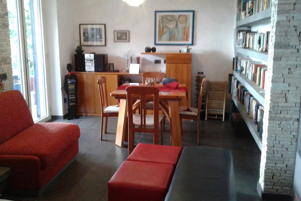 Salotto con uscita su terrazzo