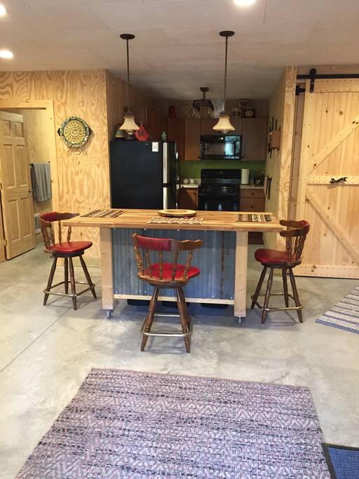Entrance view - island and kitchen.