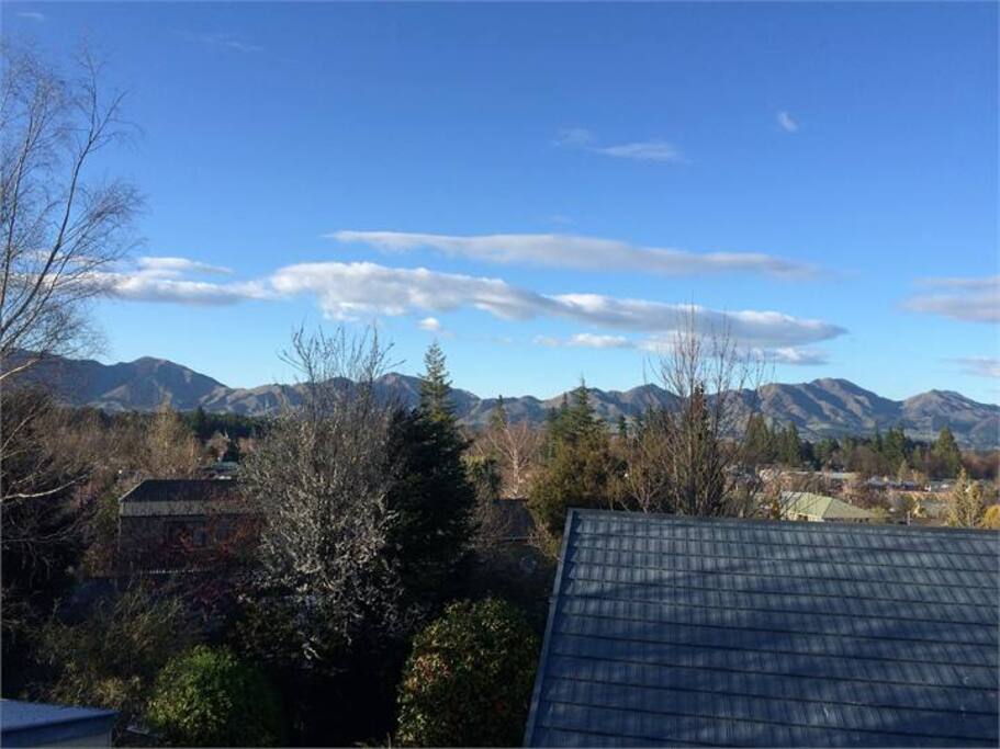 Balcony view to the mountains