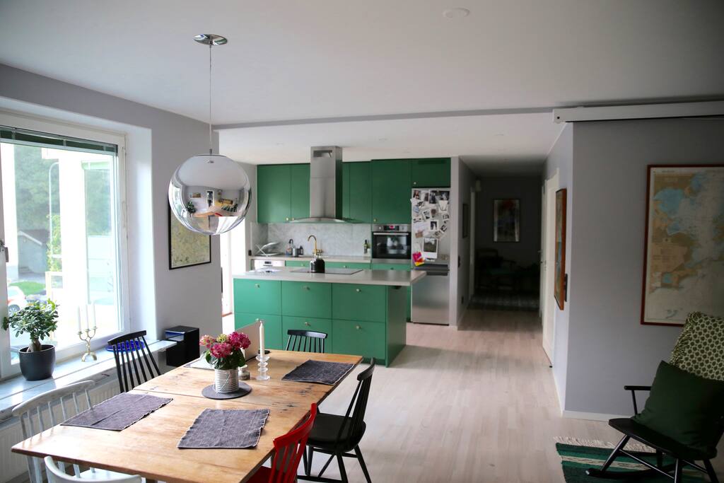 Open plan kitchen and dining area