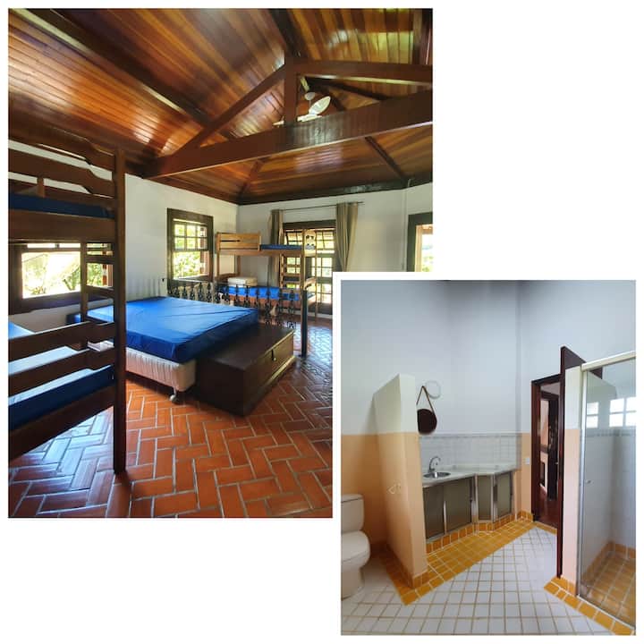 Suite 9 - Couple + 2 Bunk Beds