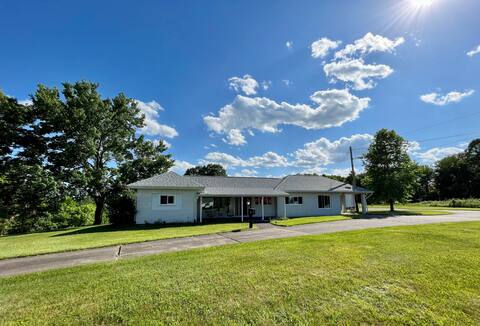 3BR Country Escape (sleeps 6), tree-lined 3 acres