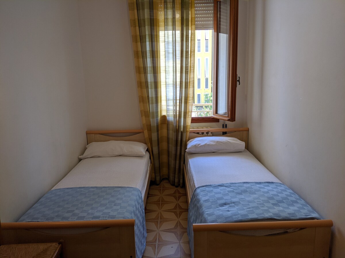 Një dhomë gjumi dopio.