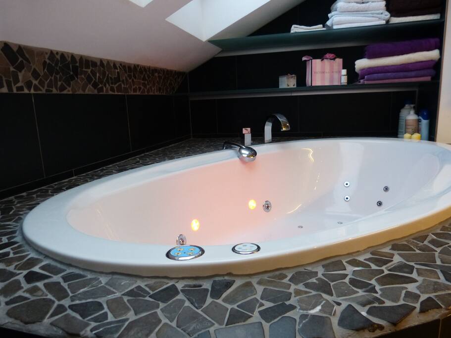 Whirlpool with lights
