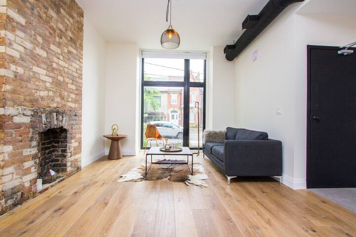 Stunning Dovercourt House FIRST & MAIN Unit joined gallery image 3