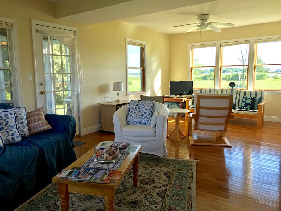Open floor plan w/ living and media areas