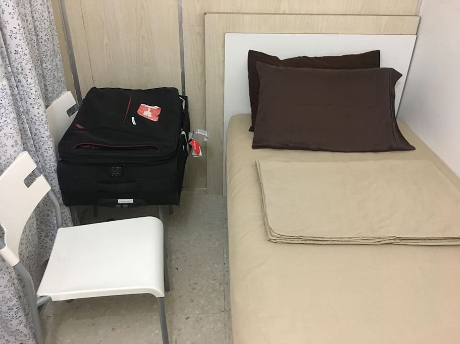 Solo travelers private space