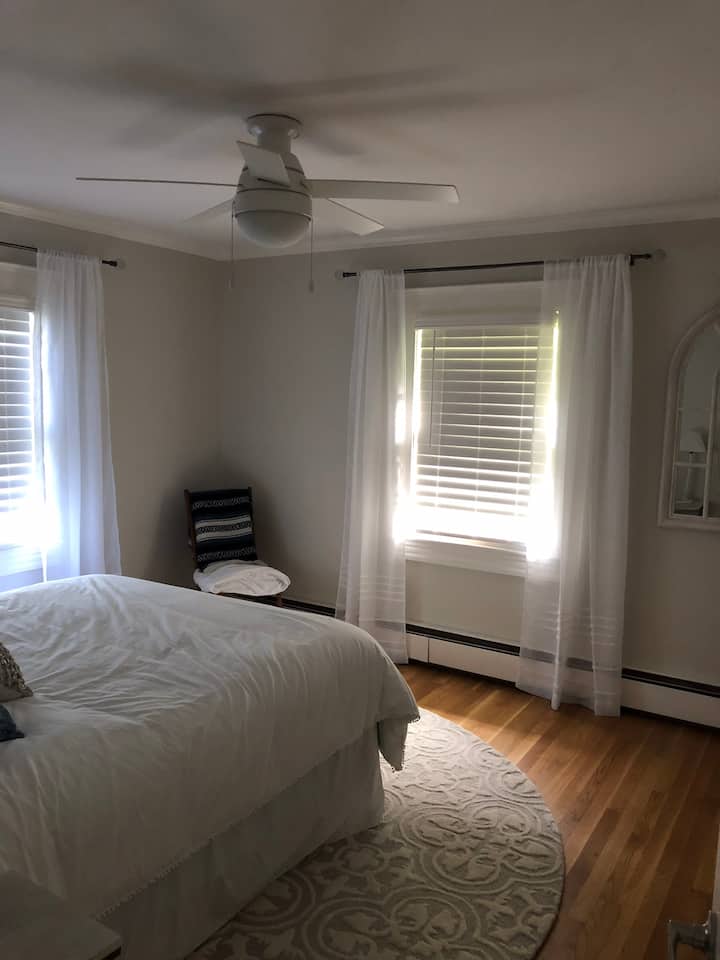 Спална соба 2 брачни кревета (широки 150-179 см)