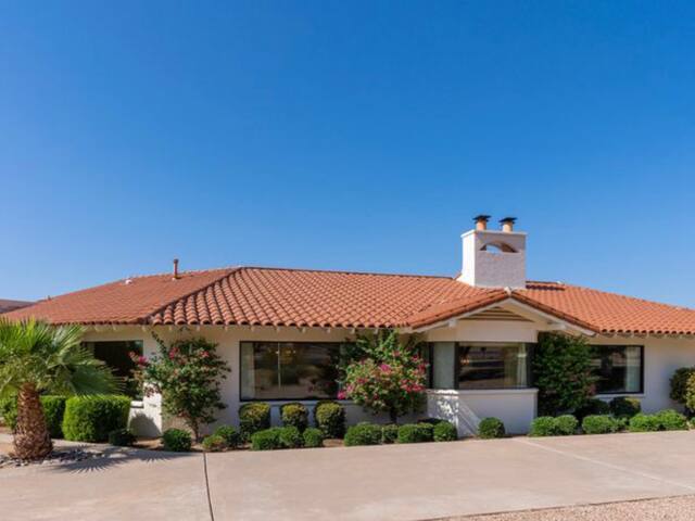 r 10beds, 5.5 bath estate. Incredible amenities! gallery image 3