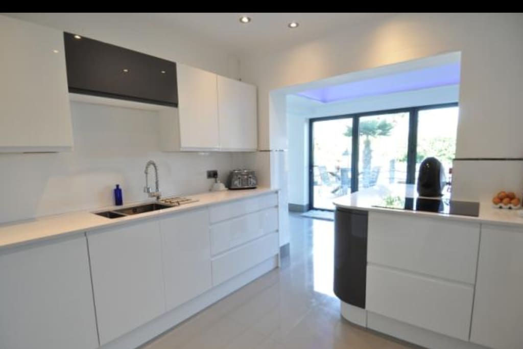 Fully equipped kitchen